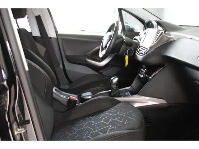 Peugeot 2008 1.2 PureTech Style 2015 Benzine 17
