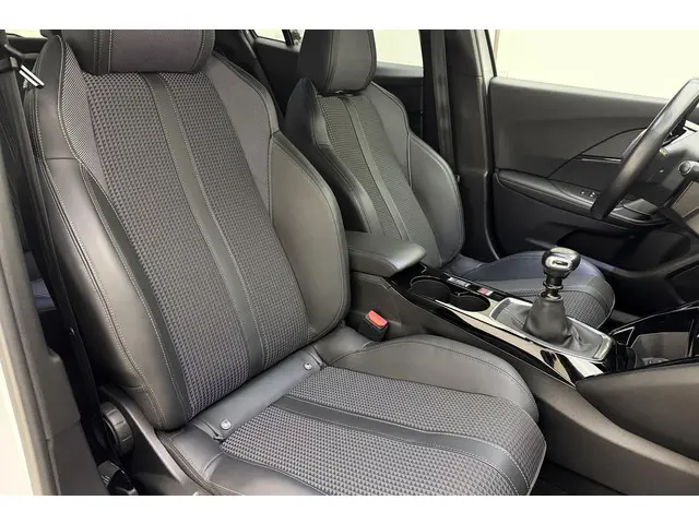 Peugeot 2008 1.2 PureTech 130pk GT-Line 2020 Benzine 7