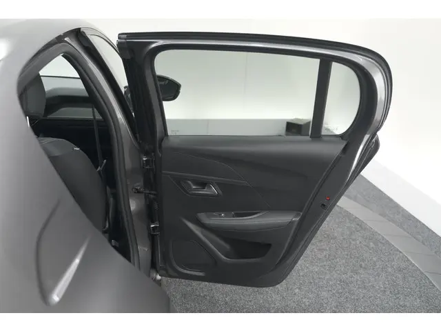 Peugeot 208 PureTech 100 Allure Pack 2023 Benzine 56