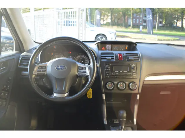 Subaru Forester 2.0 Luxury - AWD - Trekhaak 2015 Benzine 13