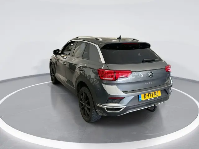 Volkswagen T-Roc 1.5 Tsi 150pk DSG Style 2021 Benzine 2