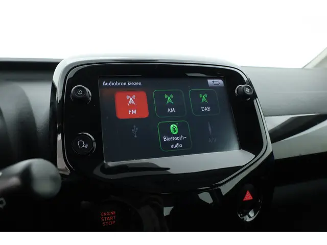 Peugeot 108 1.0 e-VTi 72 PK Allure 2018 Benzine 22