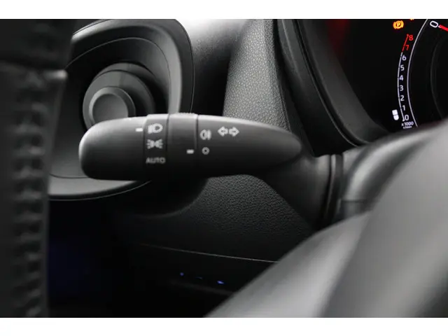 Toyota Aygo X 1.0 VVT-i MT Play 2024 Benzine 30