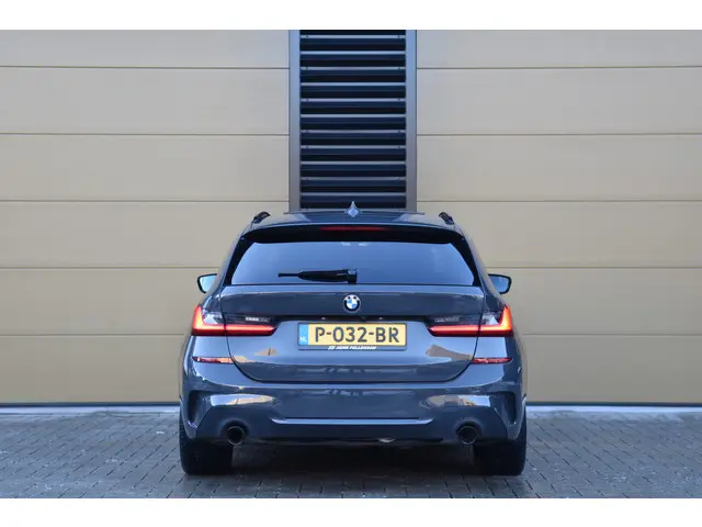 BMW 3 Serie Touring 320i Business Edition 2022 Benzine 7