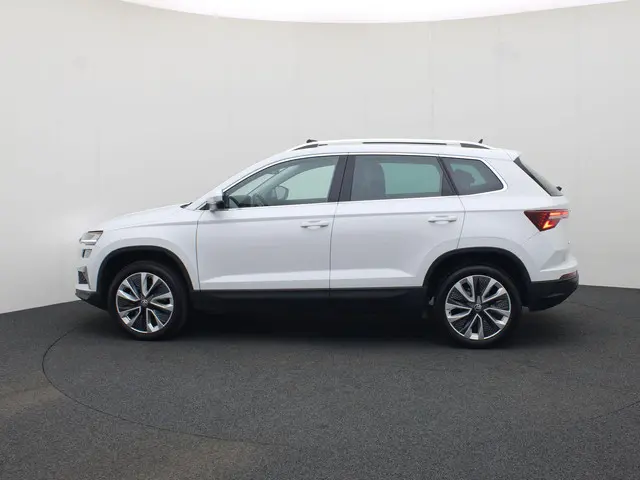 Škoda Karoq 1.5TSI/150PK Design DSG 2024 Benzine 32