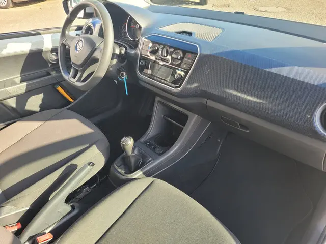 Volkswagen up! 1.0 BMT move up! 2016 Benzine 12