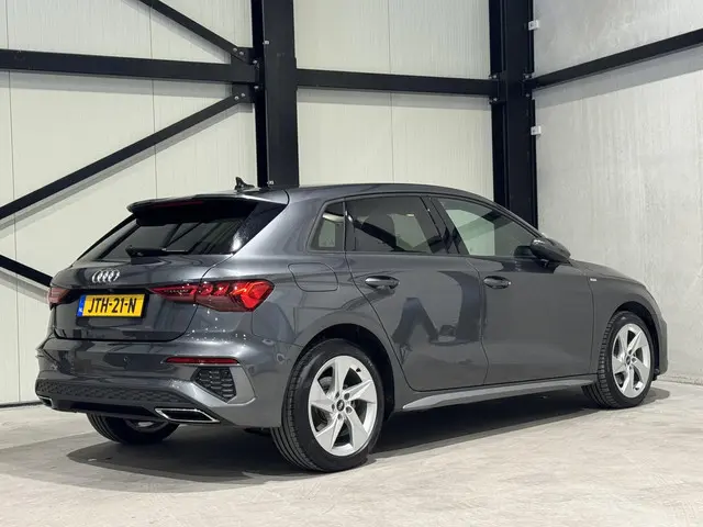 Audi A3 Sportback 40 TFSI e S-Line 2021 Hybride Benzine 2