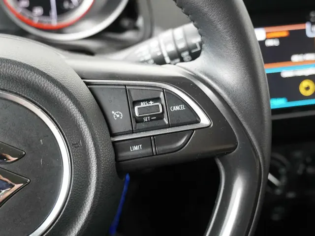 Suzuki Swift 1.2 Select Smart Hybrid 2020 Benzine 13