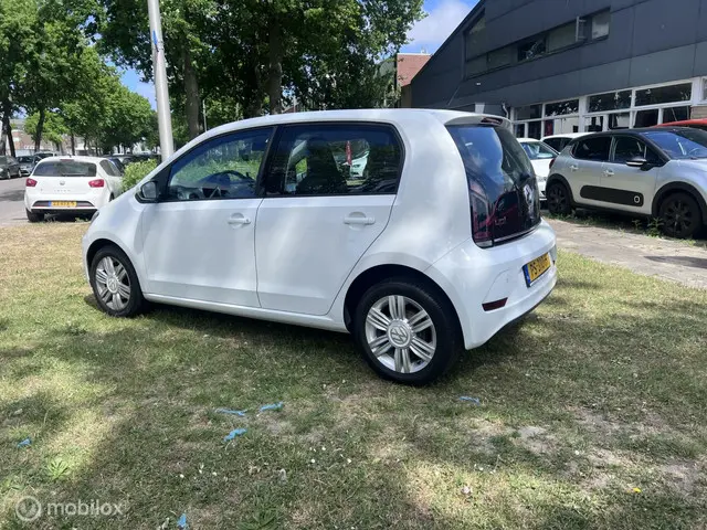 Volkswagen up! 1.0 BMT high up! 2017 Benzine 12