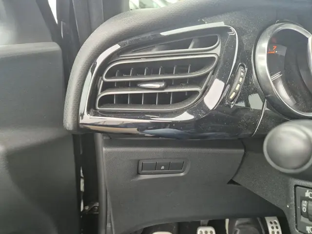 Citroën DS3 Cabrio 1.2 VTi So Chic 2014 Benzine 17