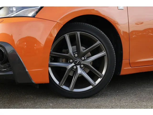 Lexus CT 200h F Sport Line 2018 Hybride Benzine 3