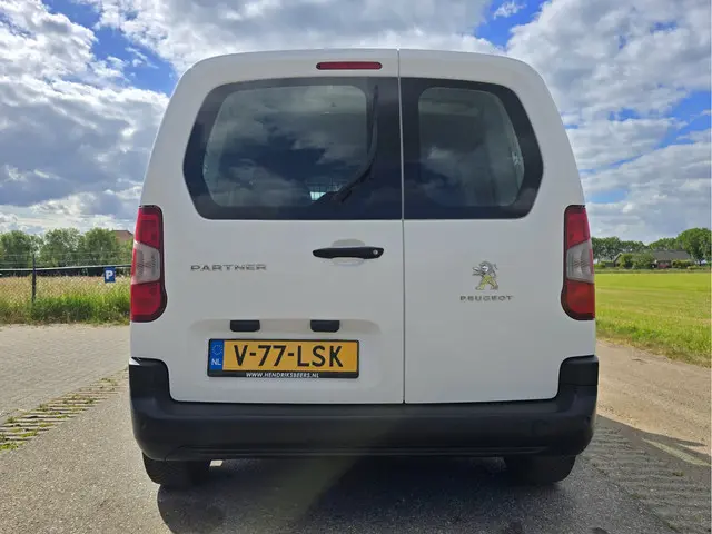 Peugeot Partner 1.2 PureTech Premium 2022 Benzine 5