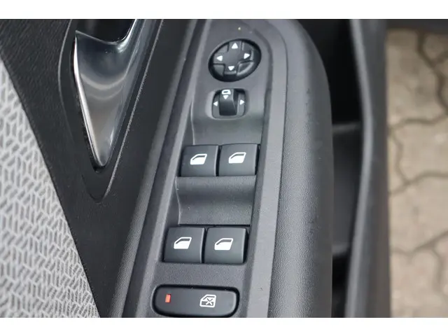 Citroën C4 1.2 Puretech Business Plus 2021 Benzine 16