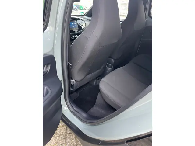 Toyota Aygo X 1.0 VVT-i MT Envy 2024 Benzine 10