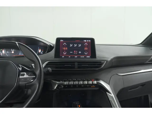 Peugeot 3008 1.6 PureTech 180 GT Line 2019 Benzine 59