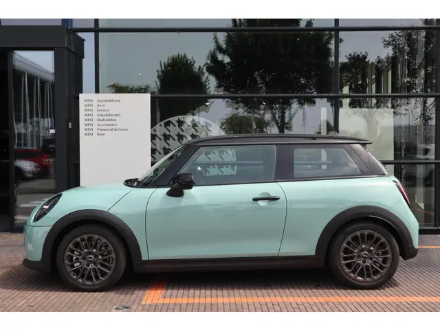 MINI 3-Deurs Cooper C 2024 Benzine 4