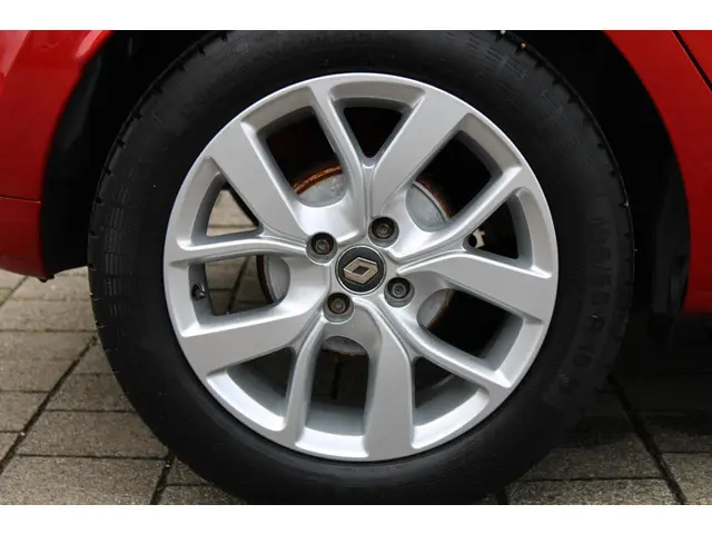 Renault Clio TCe 90 Limited 2019 Benzine 31