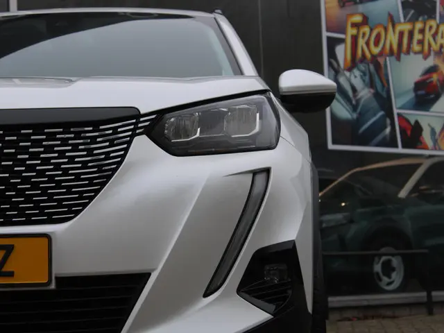 Peugeot 2008 1.2 PT Blue Lease Allure 2020 Benzine 33