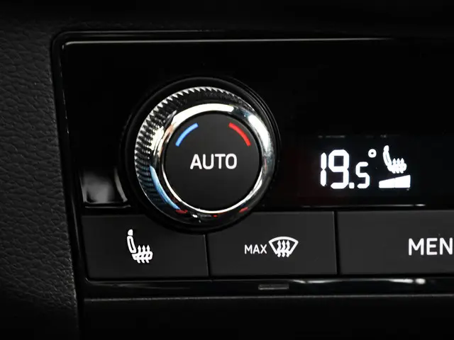 Škoda Kamiq 1.0 TSI 110pk DSG Monte Carlo 2021 Benzine 44