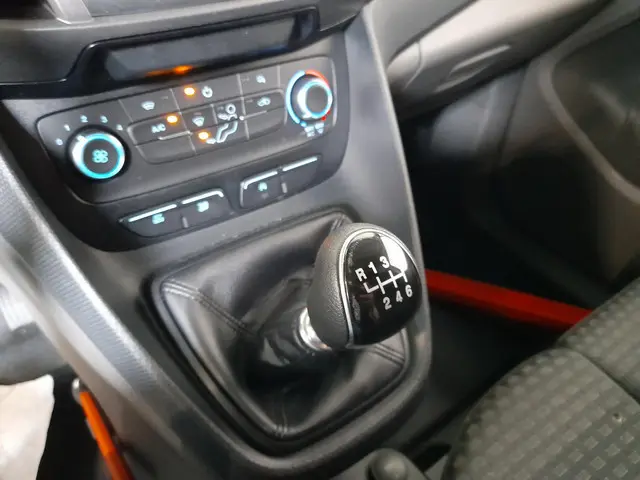 Ford Transit Connect L2 Trend 2023 Diesel 27