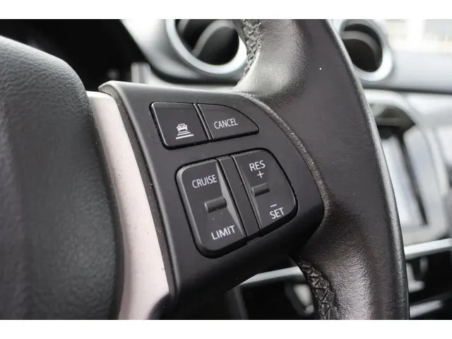 Suzuki Vitara 1.6 High Executive 2016 Benzine 19