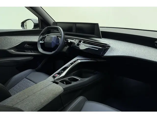 Peugeot 3008 1.2 Hybrid 145 Allure 2025 Hybride Benzine 15