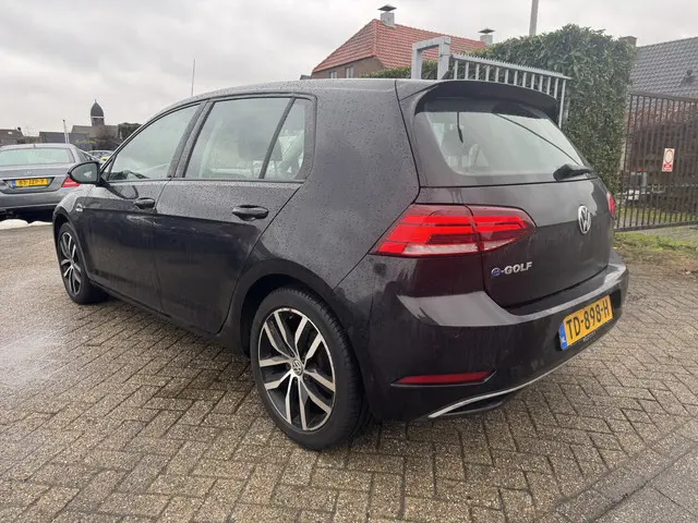 Volkswagen e-Golf e-Golf 2018 Elektrisch 9