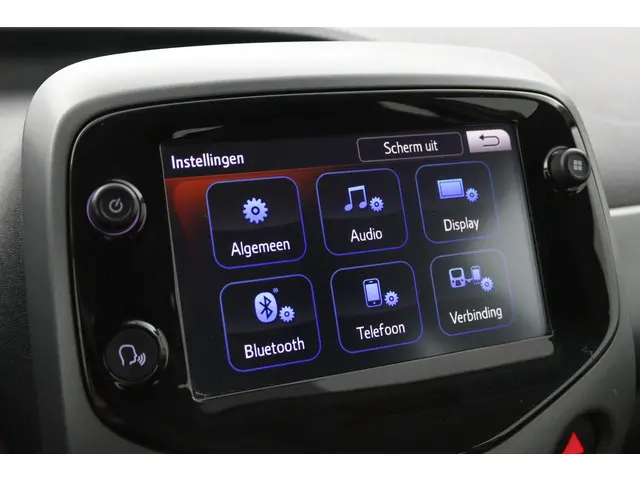 Toyota Aygo 1.0 VVT-i x-play 2022 Benzine 43