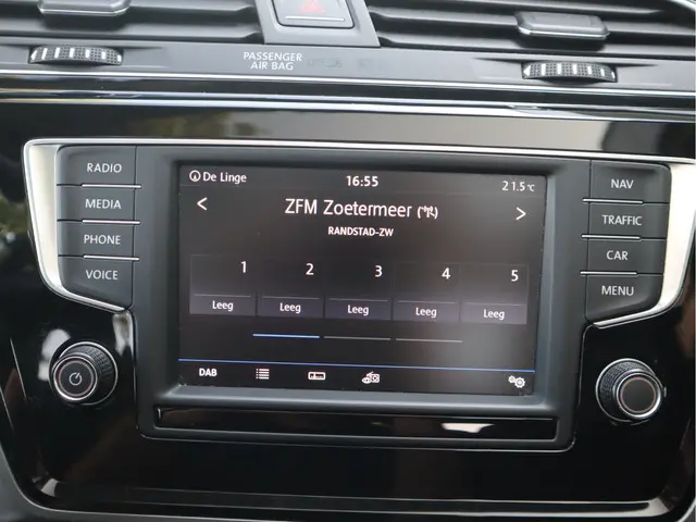 Volkswagen Touran 1.2 TSI Connected Series 2017 Benzine 22