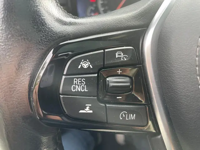 BMW 5 Serie 530i High Executive 2018 Benzine 17