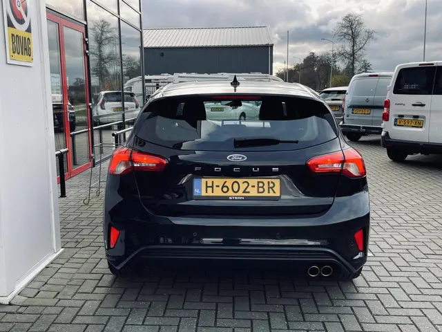 Ford Focus 1.0 ECOBOOST ST LINE BUSINESS 2020 Benzine 6