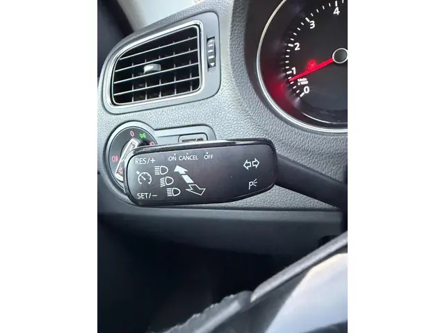 Volkswagen Polo - 1.2 TSI Comfortline - 2015 2015 Benzine 13