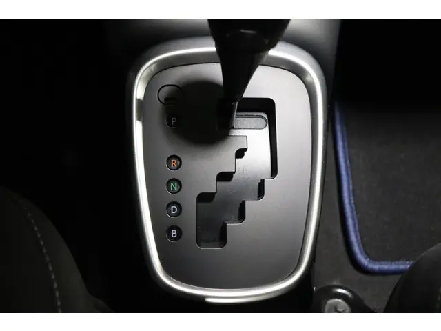 Toyota Yaris 1.5 Hybrid Trend, 2016 Hybride Benzine 26