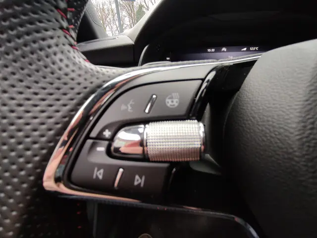 Škoda Kamiq 1.0 TSI DSG Monte Carlo 2022 Benzine 14