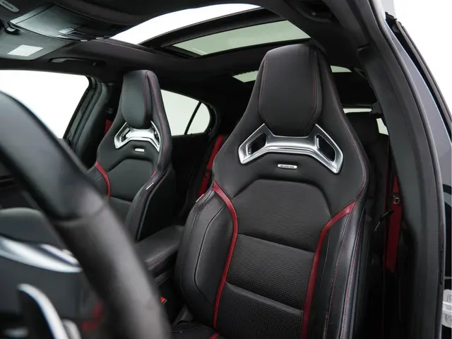 Mercedes-Benz GLA 45 AMG 4-Matic 2015 Benzine 25