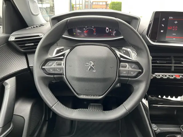 Peugeot 2008 1.2 PureTech Allure Pack 2021 Benzine 50
