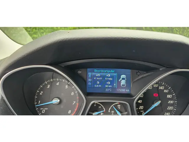Ford Focus Wagon 1.0 EcoBoost Titanium 2012 Benzine 19