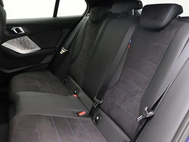 BMW 1 Serie 120 2025 Benzine 9