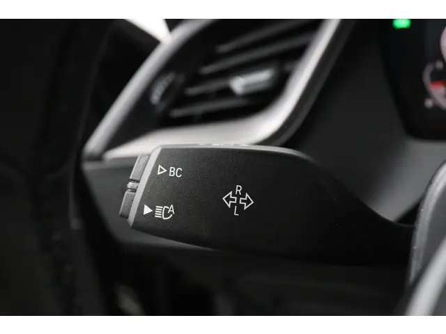 BMW 1 Serie 118i Business Edition 2022 Benzine 30