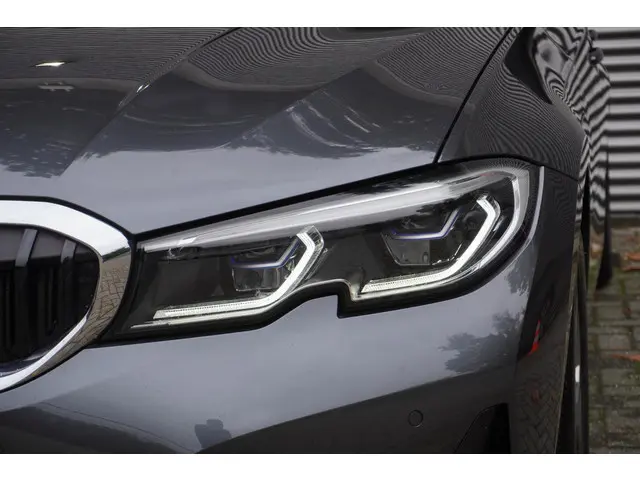 BMW 3 Serie Touring 330e 2021 Hybride Benzine 21