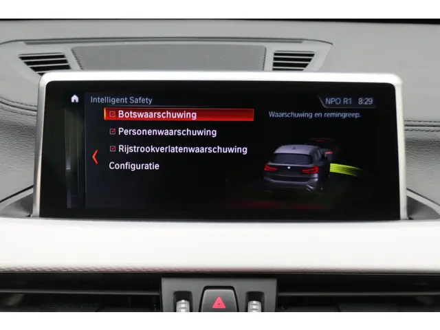 BMW X1 sDrive18i High Executive 2021 Benzine 41