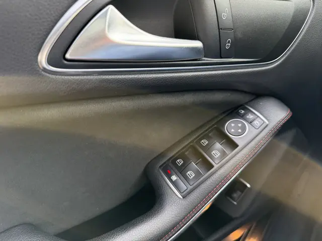 Mercedes-Benz CLA AMG 45 4MATIC Ambition 2017 Benzine 15