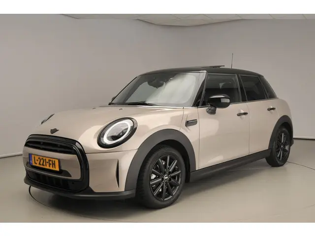 MINI 5-Deurs 1.5 Cooper 2021 Benzine 40