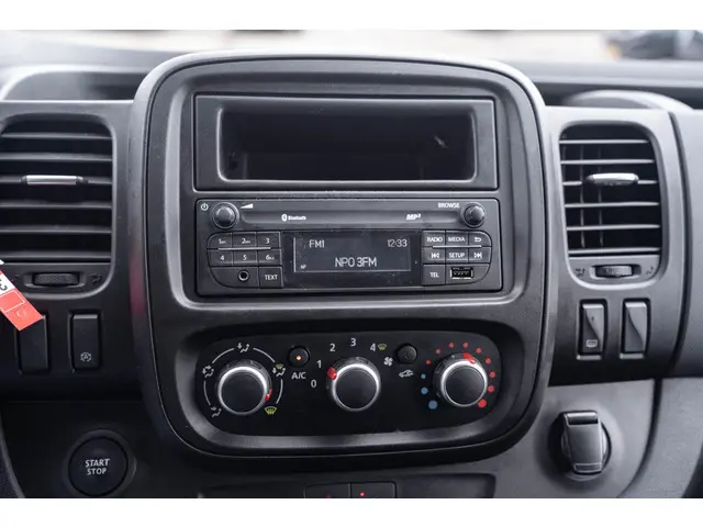 Renault Trafic 2.0 dCi 120pk L2H1 Airco, 2021 Diesel 31