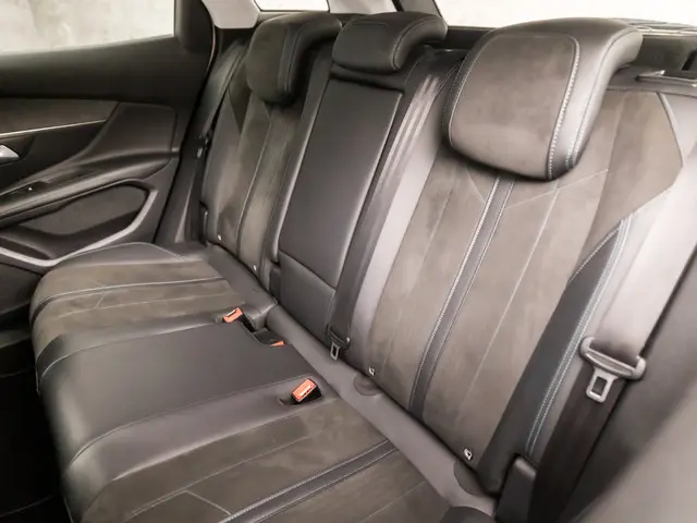 Peugeot 3008 1.2 PureTech GT-Line Sport 2018 Benzine 14