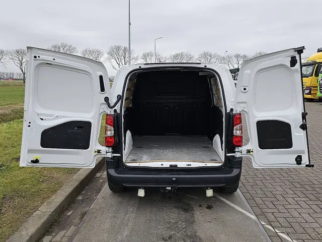 Opel Combo 1.5 2021 Diesel 11