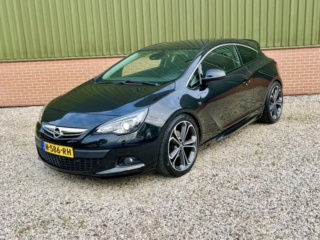 Opel Astra GTC 1.6 Turbo Sport - OPC Pakket 2012 Benzine 31