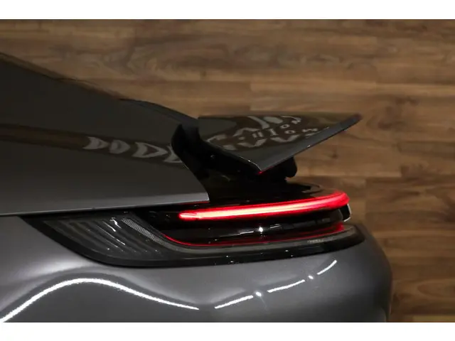 Porsche 911 3.0 Carrera S 2022 Benzine 31