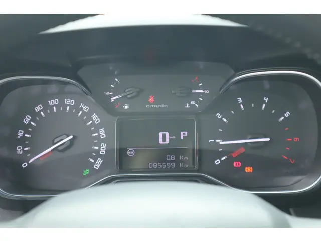 Citroën C3 Aircross 1.2 PureTech S&S Shine 2019 Benzine 31