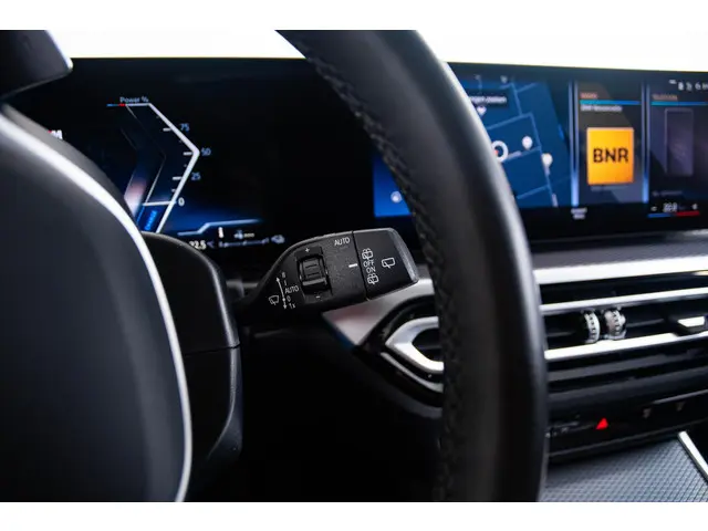 BMW 3 Serie Touring 330e 2024 Hybride Benzine 55